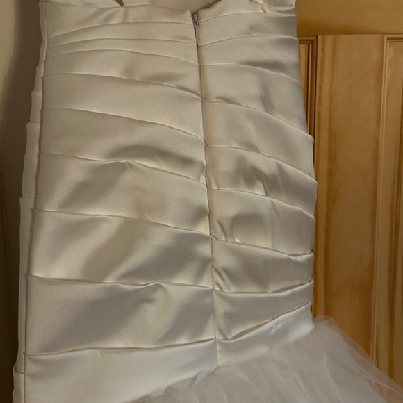 WHITE BY VERA WANG NWT SIZE 2 PLEATED SATIN TULLE ORGANZA WEDDING DRESS - Picture 8 of 16